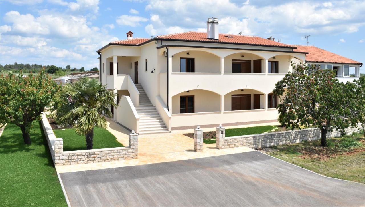 Apartmani Diana Novigrad  Exterior photo